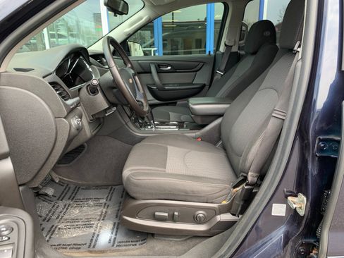 Used 2017 Chevrolet Traverse LT w/ Style and Technology Package AWD/4WD image 11
