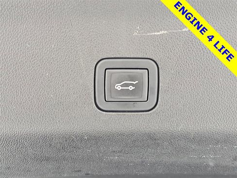 Used 2024 Chevrolet Suburban Premier image 27