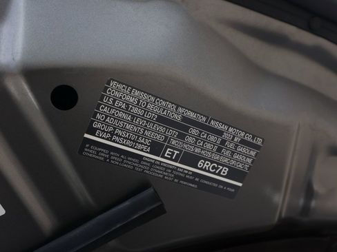 Used 2023 Nissan Rogue SV image 32