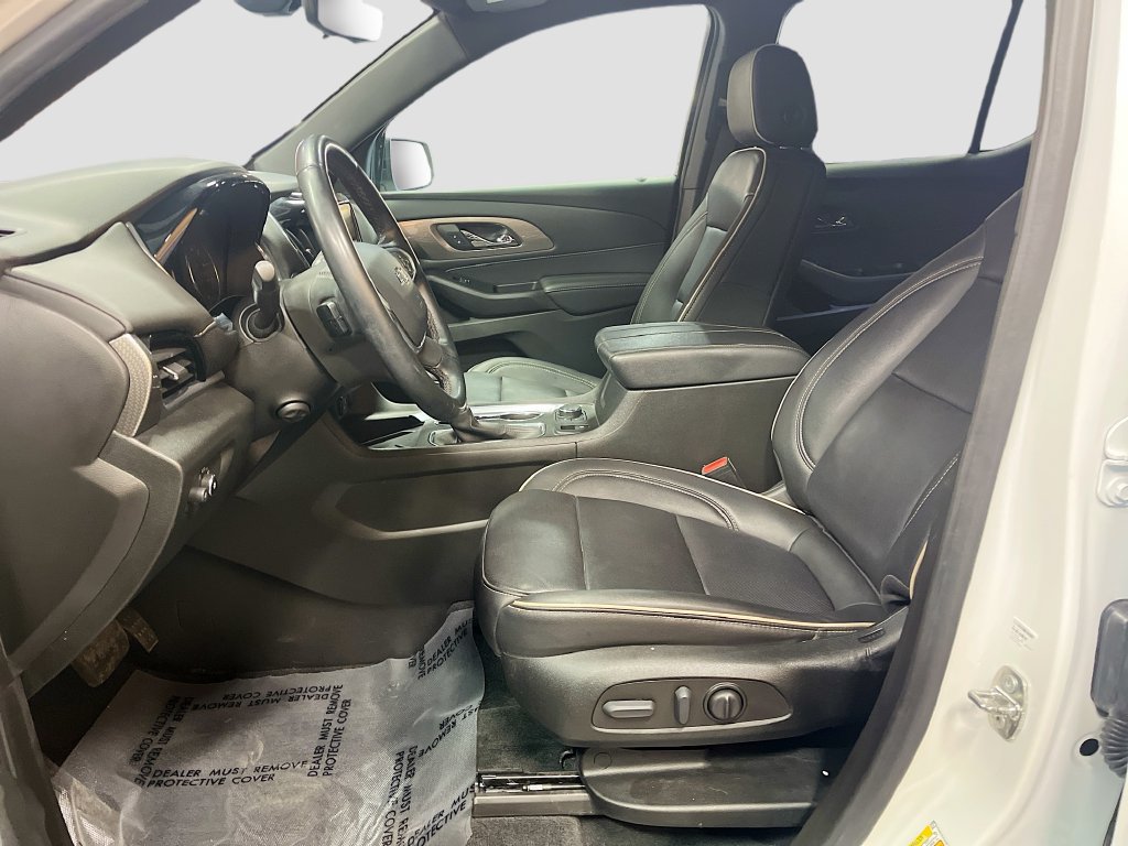 Used 2023 Chevrolet Traverse Premier w/ Redline Edition AWD/4WD image 22