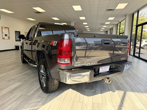 Used 2011 GMC Sierra 1500 SLE w/ Power Tech Package image 7