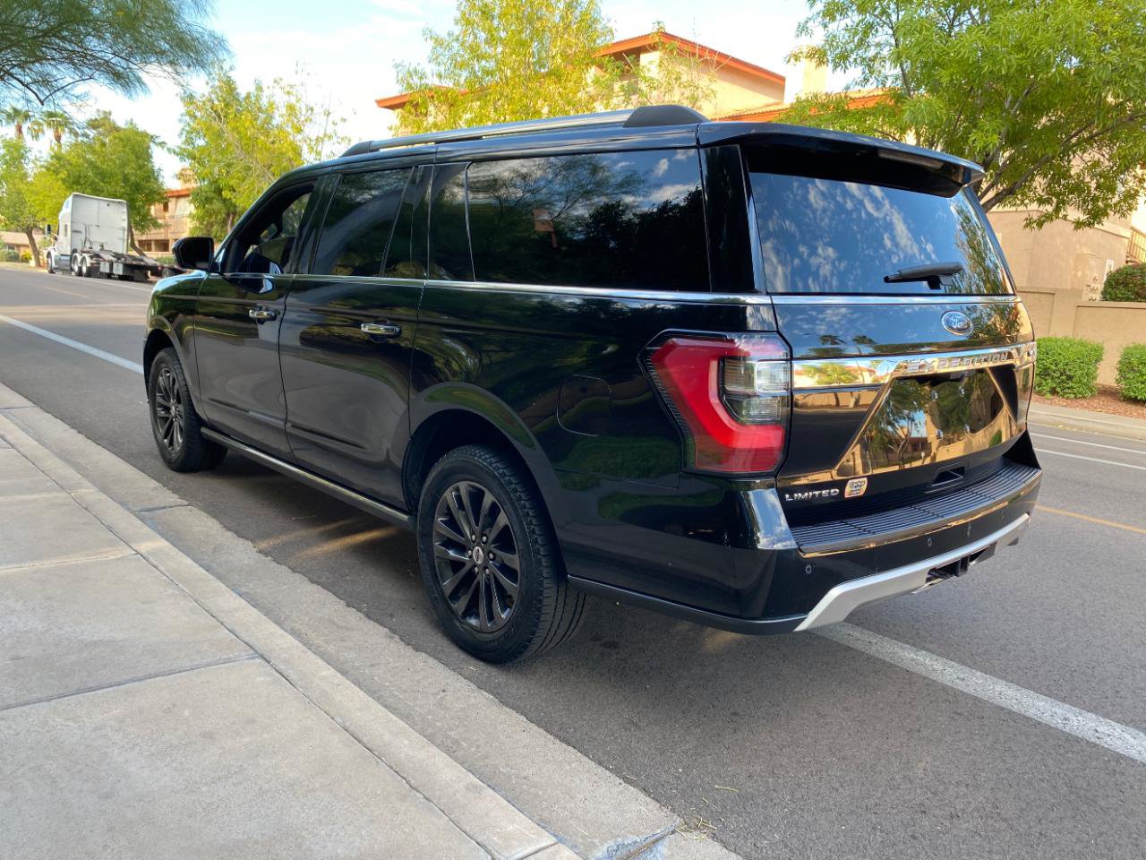 Used 2019 Ford Expedition Max Limited RWD image 15