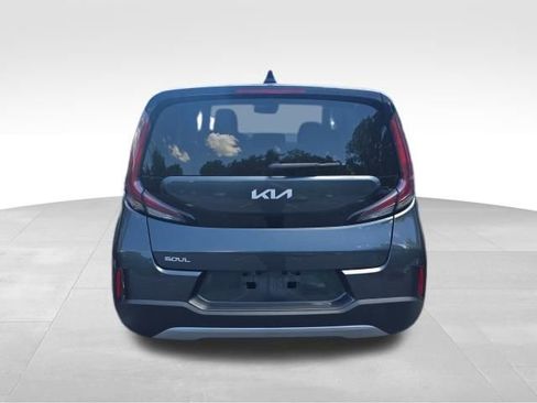 Used 2024 Kia Soul LX w/ Option Group 015 FWD image 4