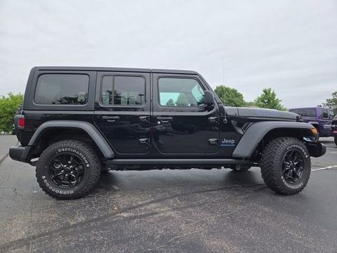 Used 2023 Jeep Wrangler Unlimited w/ Cold Weather Group AWD/4WD image 26
