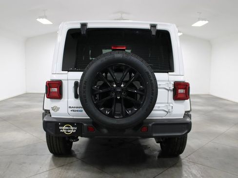 Used 2025 Jeep Wrangler Unlimited Sahara w/ Safety Group image 8