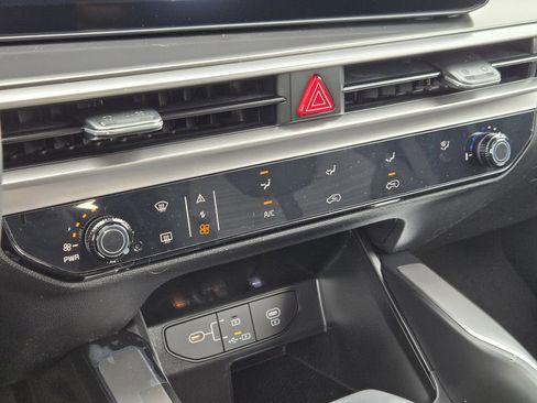 New 2026 Kia Sorento LX FWD image 14