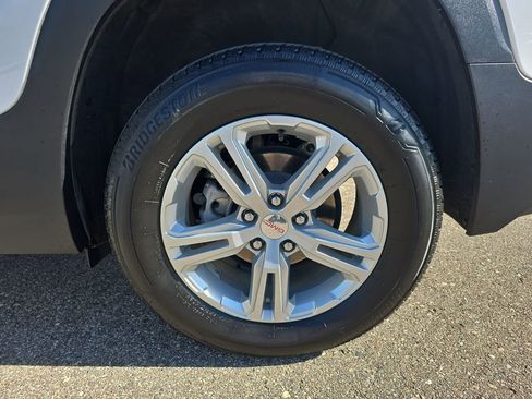 Certified 2024 GMC Terrain SLE w/ Driver Convenience Package AWD/4WD image 36