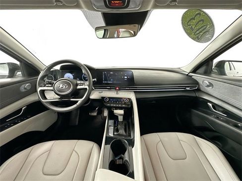 Used 2023 Hyundai Elantra Limited w/ Cargo Package image 3