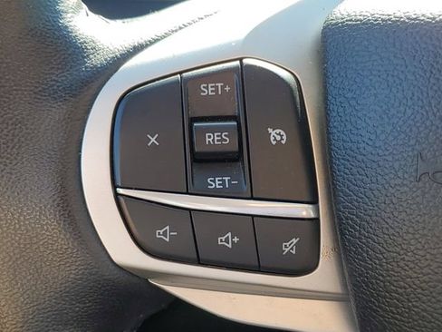 Used 2023 Ford Explorer XLT w/ Equipment Group 202A AWD/4WD image 25
