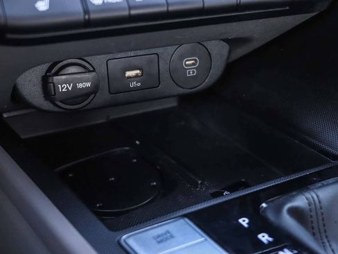 Certified 2025 Hyundai Elantra SEL image 24