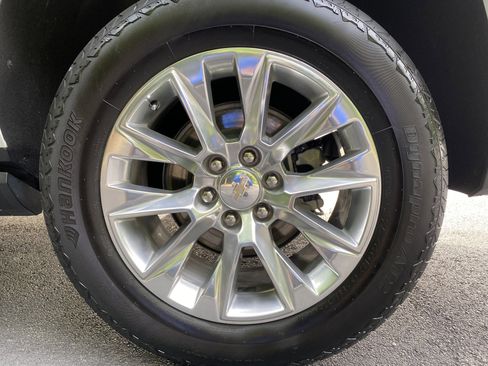 Used 2023 Chevrolet Suburban Premier AWD/4WD image 13