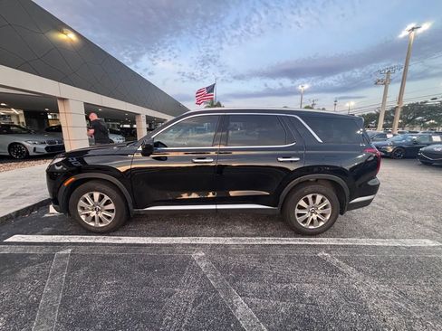 Used 2023 Hyundai Palisade SEL w/ Cargo Package FWD image 2