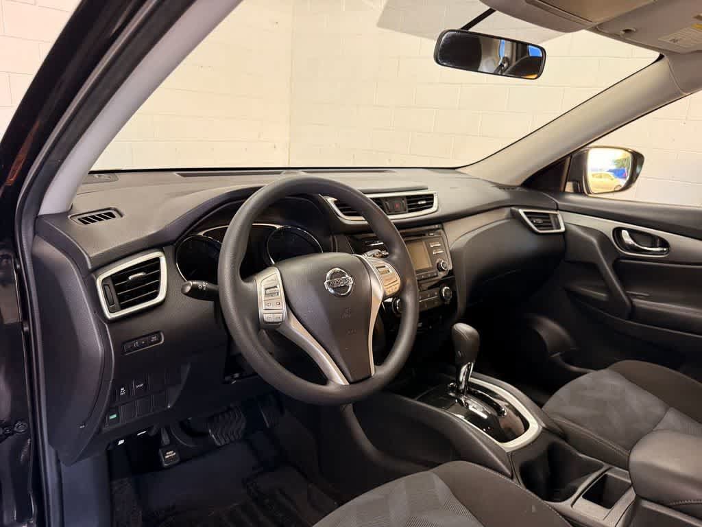 Used 2016 Nissan Rogue S FWD image 2