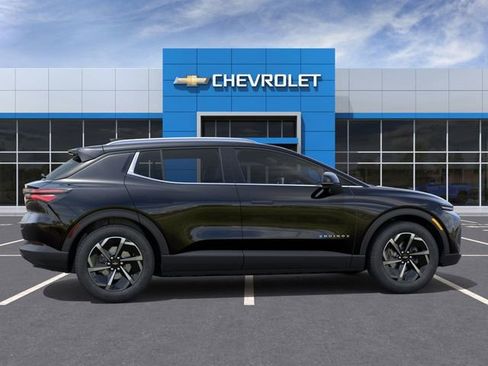 New 2026 Chevrolet Equinox EV LT image 6