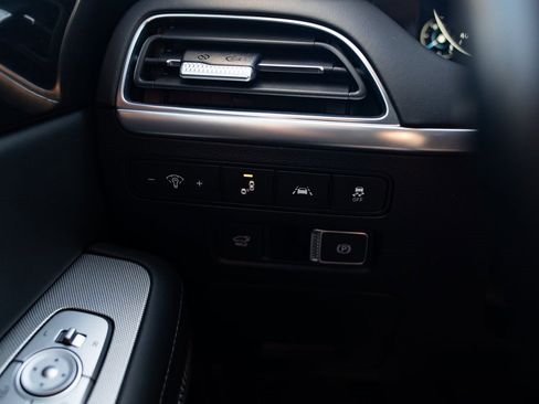 Used 2022 Hyundai Palisade Limited image 13