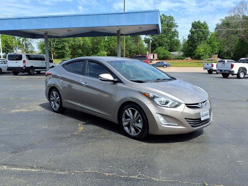 Used 2016 Hyundai Elantra Limited FWD image 1