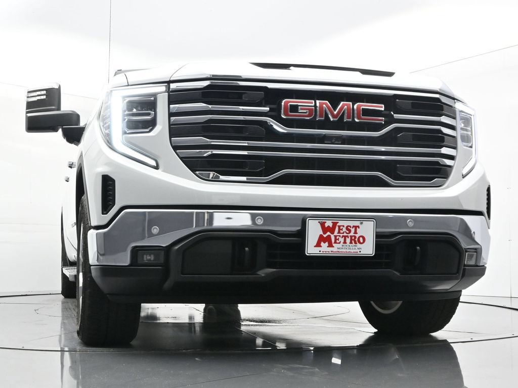 Used 2025 GMC Sierra 1500 SLT w/ SLT Premium Plus Package AWD/4WD image 31