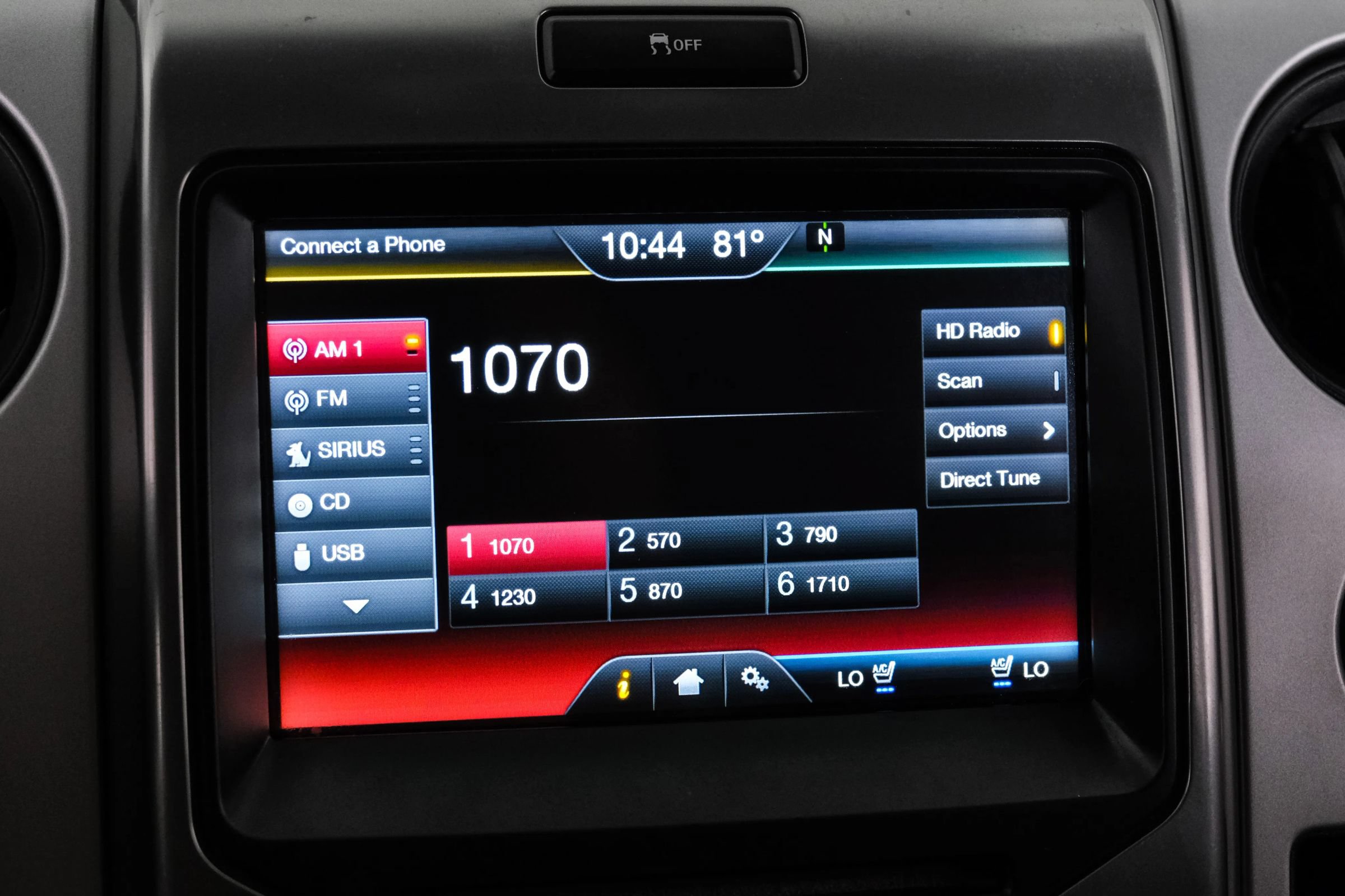 Used 2014 Ford F150 Raptor w/ Equipment Group 801A Luxury AWD/4WD image 32