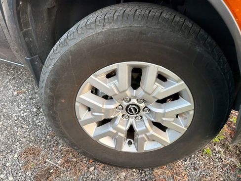 Used 2024 Nissan Frontier SV w/ SV Convenience Package image 13