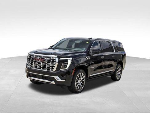 Used 2026 GMC Yukon XL Denali w/ Sun & Power Step Package AWD/4WD image 2