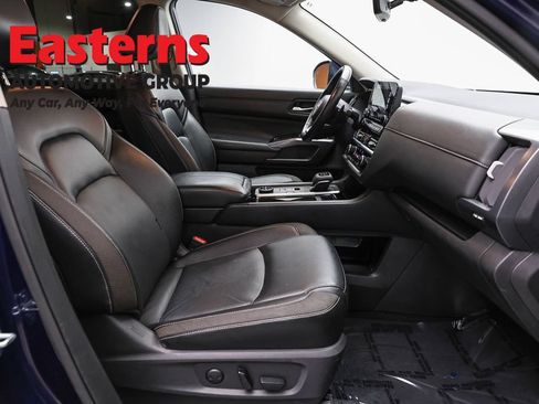 Used 2023 Nissan Pathfinder SL AWD/4WD image 24