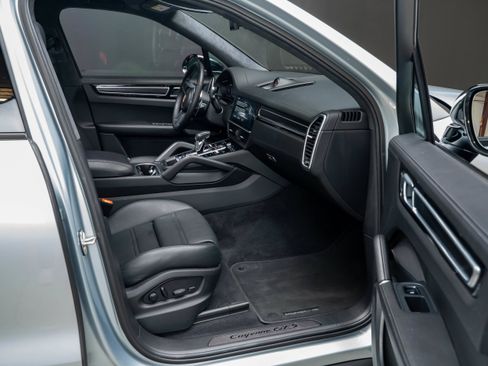 Certified 2022 Porsche Cayenne GTS AWD/4WD image 34