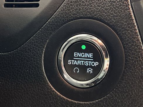 Used 2018 Ford Explorer XLT w/ Equipment Group 201A image 33