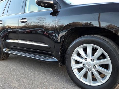 Used 2011 Lexus LX 570 4WD image 19