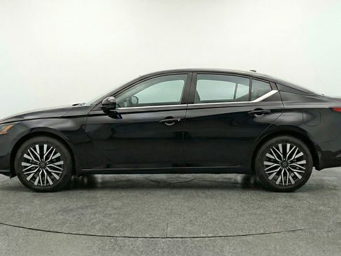 Used 2025 Nissan Altima 2.5 SV image 5