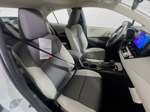 New 2025 Toyota Corolla LE image 30