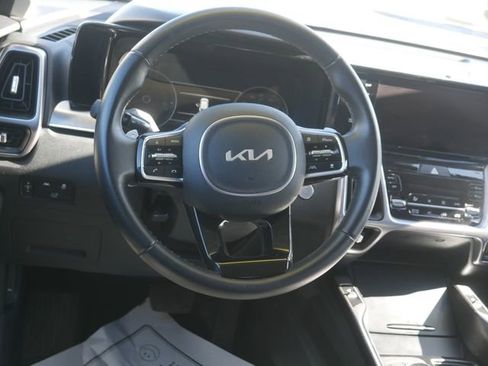 Used 2023 Kia Sorento EX AWD/4WD image 47
