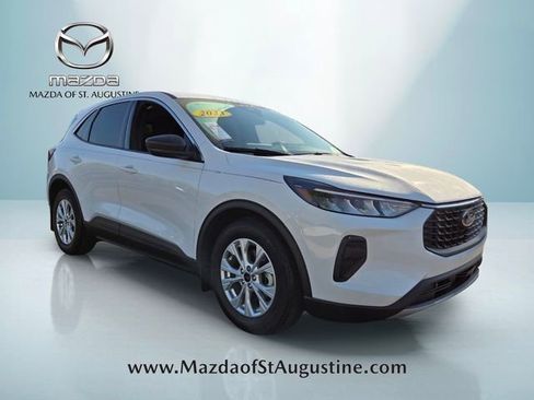Used 2023 Ford Escape Active w/ Tech Pack #1 FWD image 16