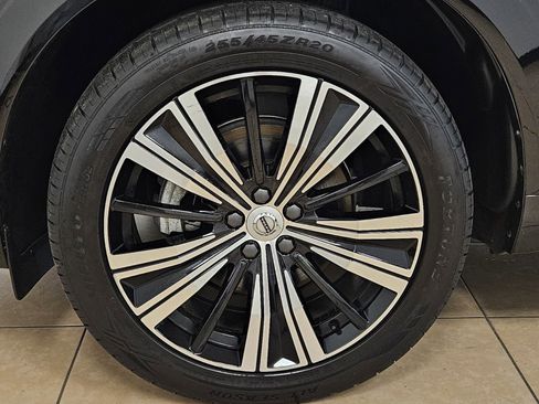 Used 2022 Volvo XC60 B5 Inscription w/ Advanced Package image 40