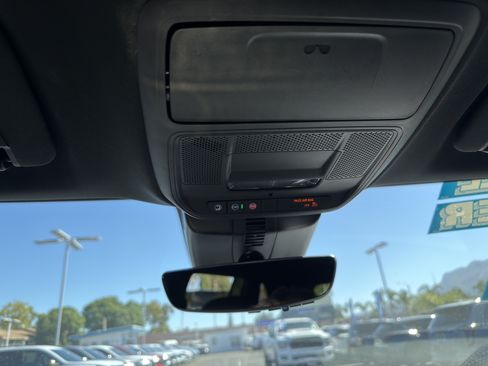 Used 2026 GMC Acadia Elevation w/ Elevation Premium Package FWD image 34