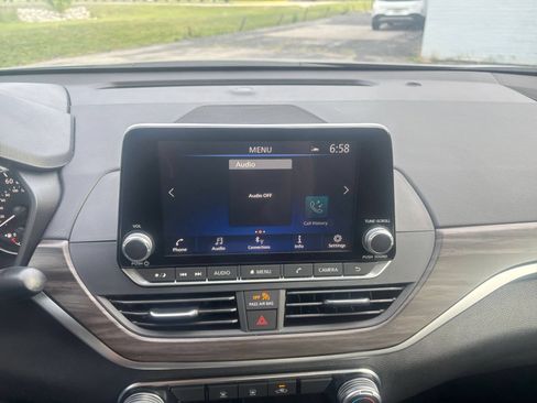 Used 2025 Nissan Altima 2.5 SV FWD image 20
