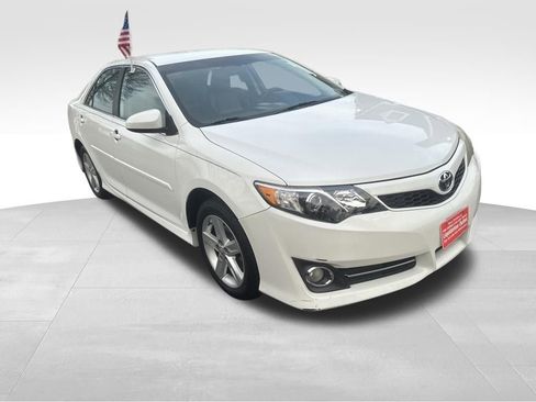 Used 2014 Toyota Camry SE image 8