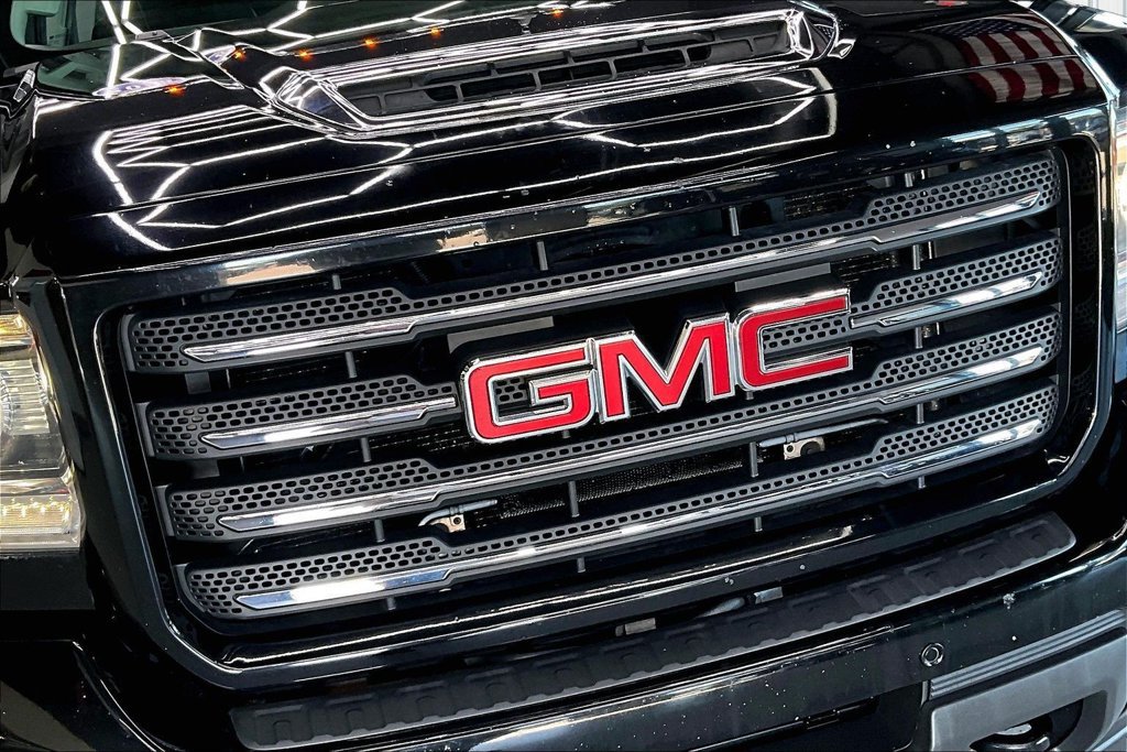 Used 2018 GMC Sierra 2500 SLT w/ All Terrain HD Package AWD/4WD image 34