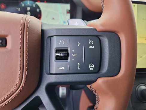 New 2026 Land Rover Defender 110 OCTA AWD/4WD image 18