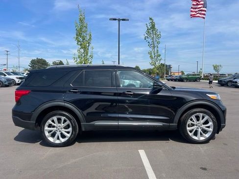 Used 2024 Ford Explorer Platinum w/ Technology Package AWD/4WD image 4