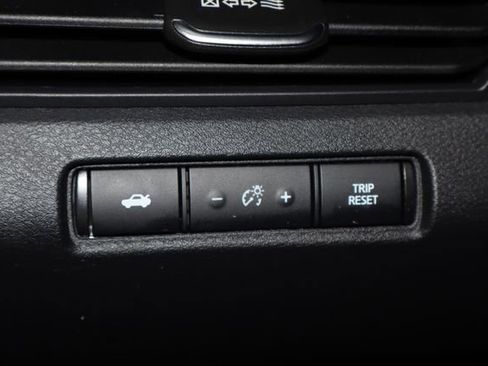 Used 2024 Nissan Altima 2.5 SV FWD image 21