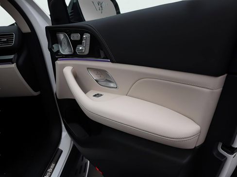 New 2026 Mercedes-Benz GLS 450 4MATIC image 12