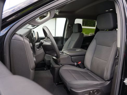 Used 2023 Chevrolet Silverado 1500 Custom AWD/4WD image 13