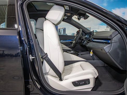 Used 2025 BMW i5 M60 w/ Premium Package image 21