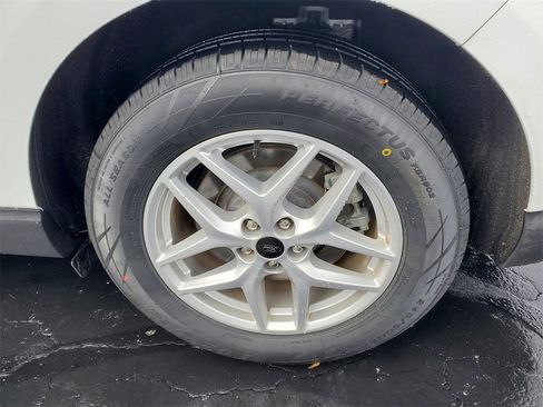 Used 2024 Ford Edge SEL image 34