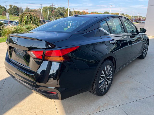 Used 2025 Nissan Altima 2.5 SV FWD image 7