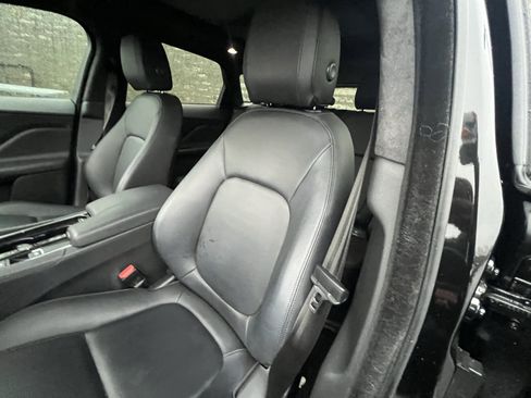 Used 2019 Jaguar F-PACE Premium image 17