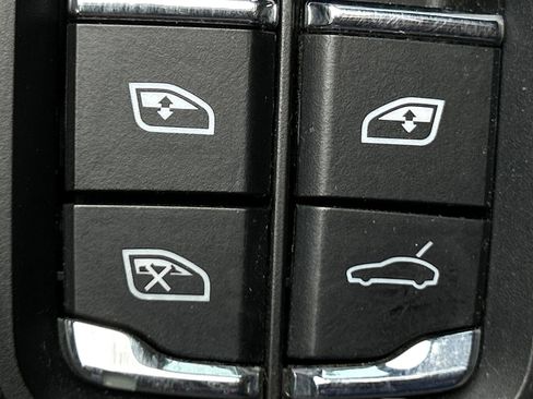 Used 2015 Porsche Panamera 4S image 47