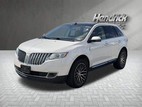 Used 2015 Lincoln MKX AWD w/ Equipment Group 102A image 5