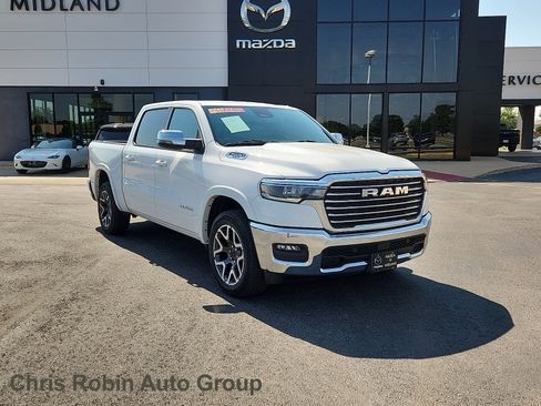Used 2025 RAM 1500 Laramie AWD/4WD image 1