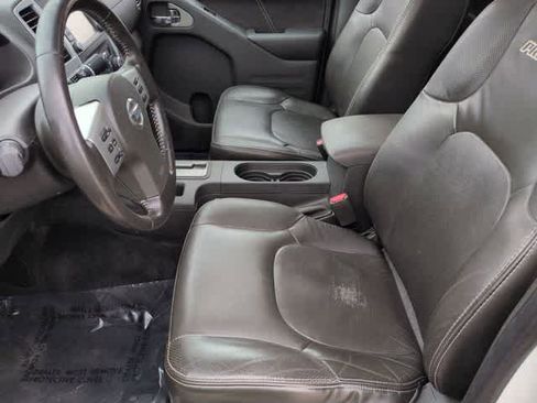 Used 2018 Nissan Frontier PRO-4X image 16